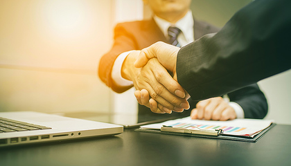 【一周并購觀察】今年最大借殼交易誕生 江粉磁材207億收購蘋果供應商領益科技